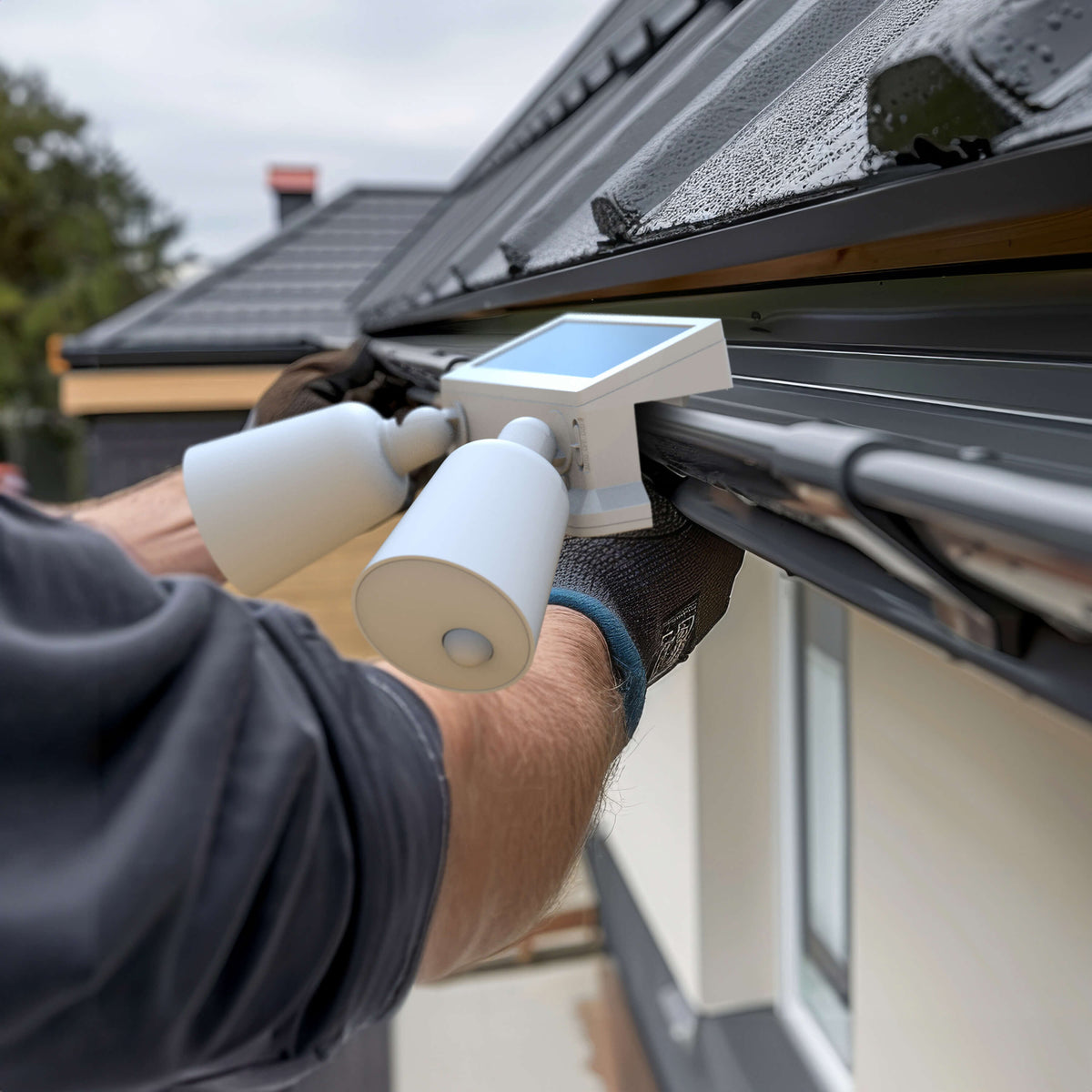 Gutter Sensor KODA Solar Gutter Spotlight with Motion Sensor